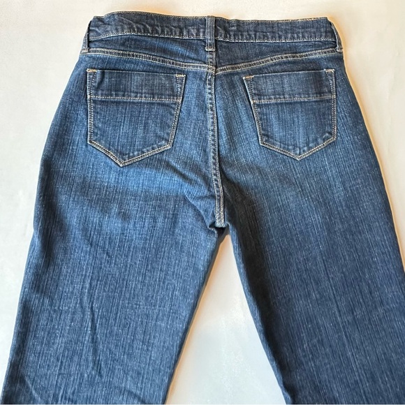 Old Navy Womens Jeans SweetHeart Flared Classic Rise Stretch 31” Inseam Size 10 - Picture 8 of 16